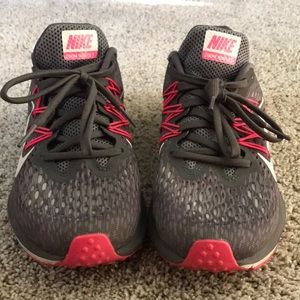 Nike Zoom Winflo 5 Athletic Shoes